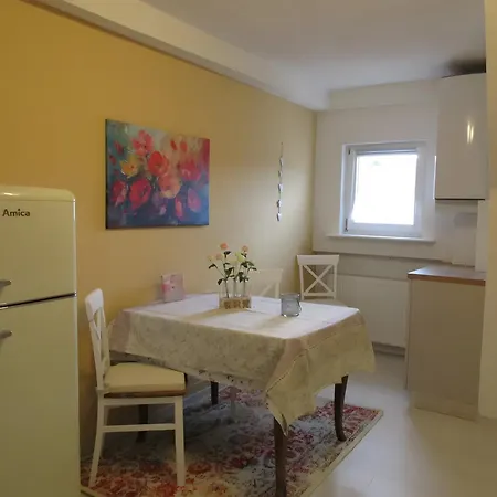 La Fleur Apartment *