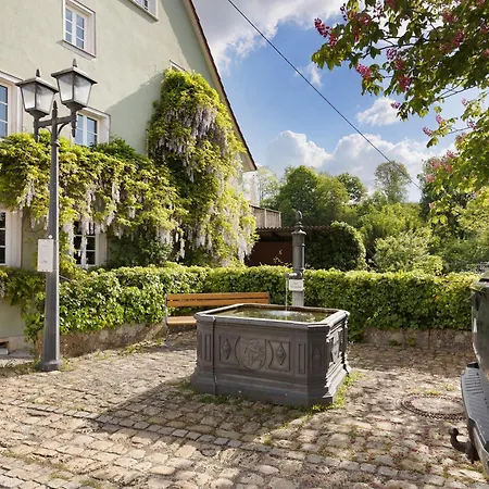 La Fleur Apartment